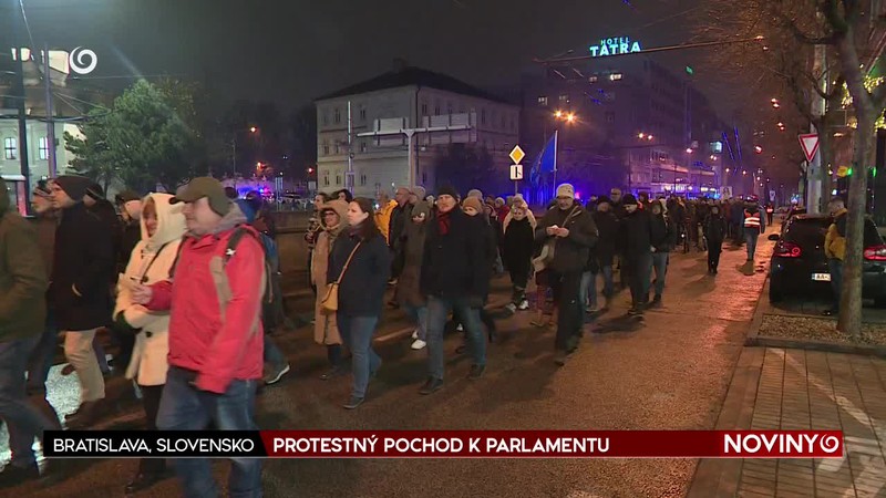 PROTESTNÝ POCHOD K PARLAMENTU