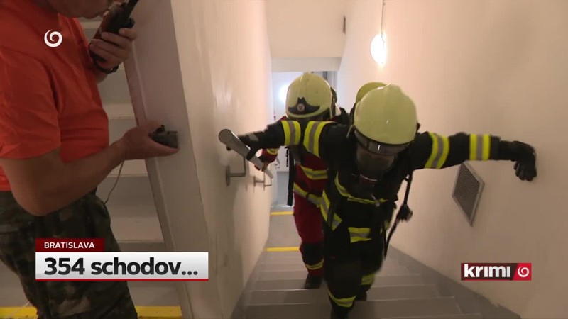Senior si pri páde poranil chrbticu