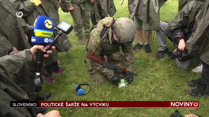 POLITICKÉ ŠARŽE NA VÝCVIKU