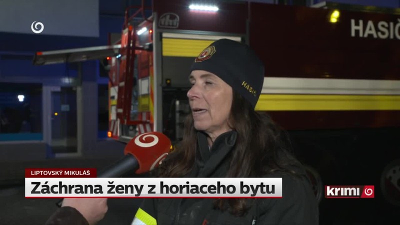Záchrana ženy z horiaceho bytu
