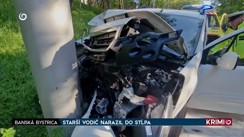 STARŠÍ VODIČ NARAZIL DO STĹPA