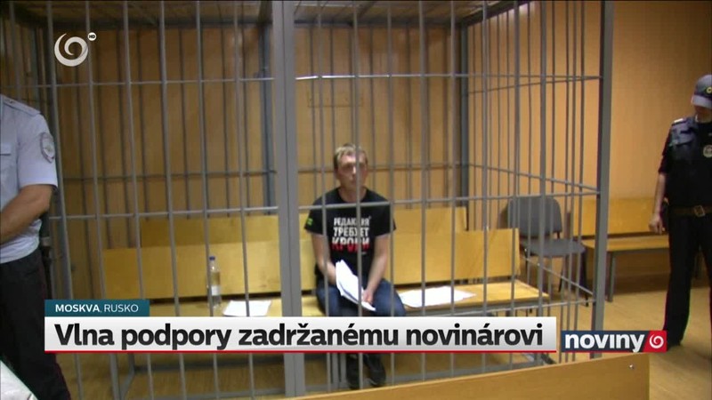 Vlna podpory zadržanému novinárovi