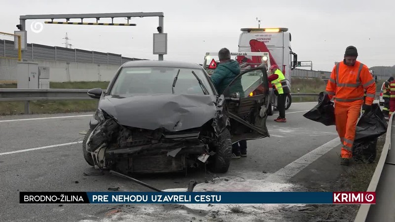 PRE NEHODU UZAVRELI CESTU