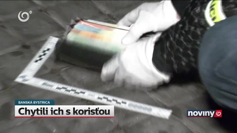 Chytili ich s korisťou