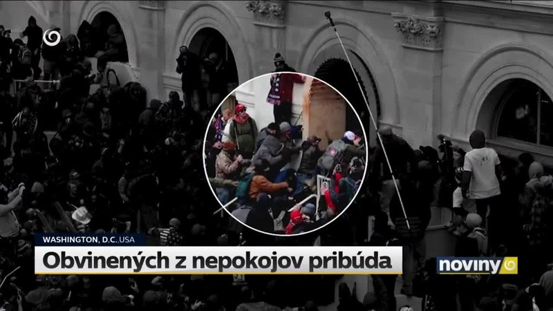 Obvinených z nepokojov pribúda