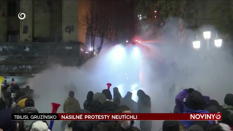NÁSILNÉ PROTESTY NEUTÍCHLI