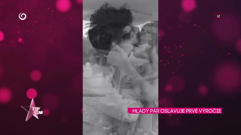 Mladý pár oslavuje prvé výročie