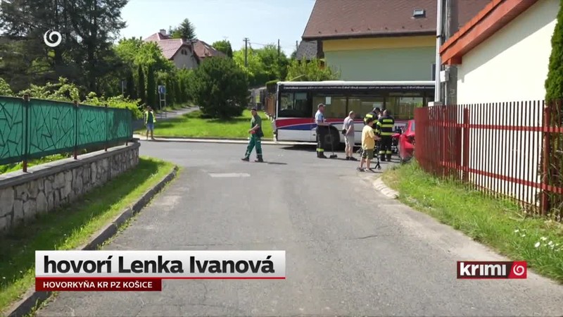 Zrážka auta s autobusom