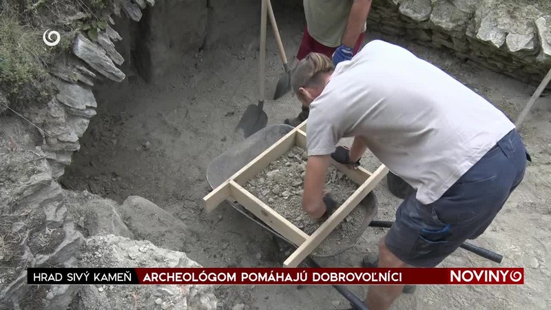 ARCHEOLÓGOM POMÁHAJÚ DOBROVOĽNÍCI