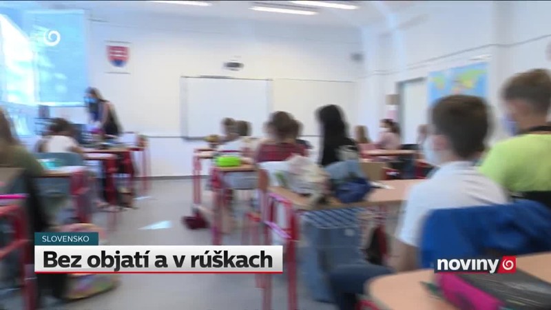 Bez objatí a v rúškach
