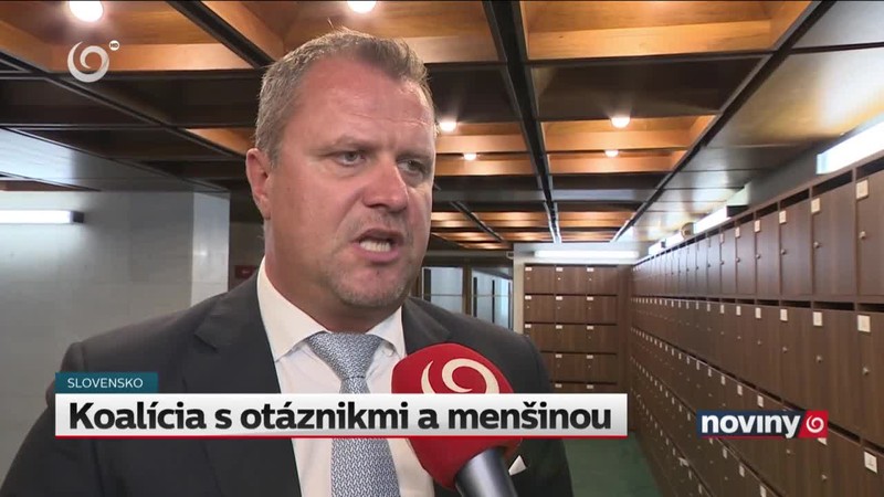 Koalícia s otáznikmi a menšinou