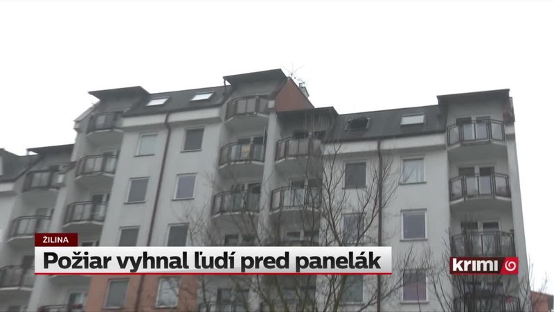Požiar vyhnal ľudí pred panelák