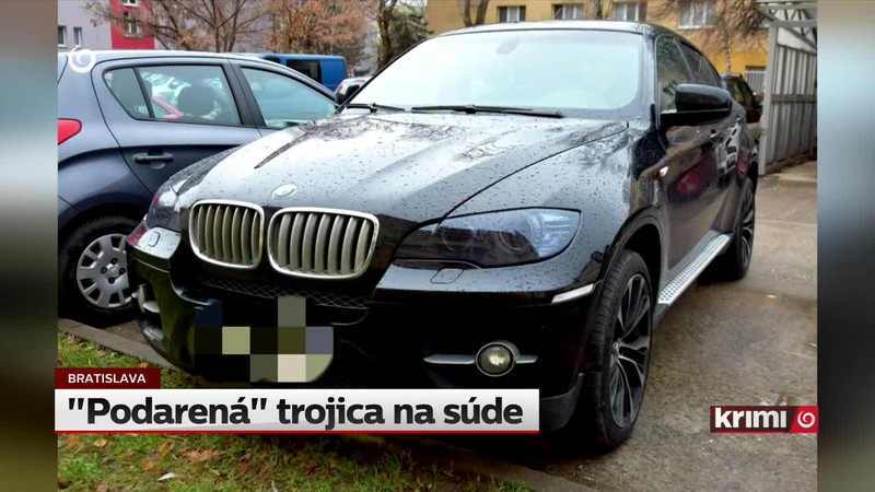 "Podarená" trojica na súde
