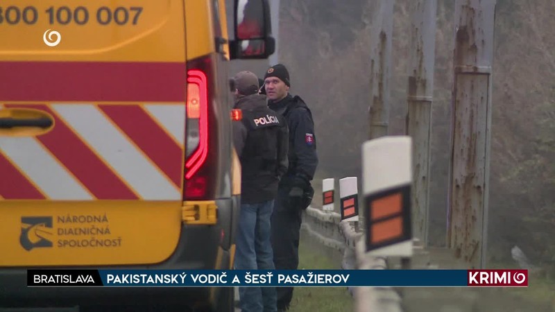 PAKISTANSKÝ VODIČ A ŠESŤ PASAŽIEROV