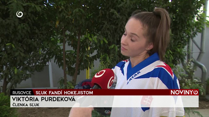 SĽUK FANDÍ HOKEJISTOM