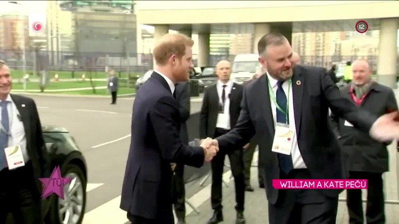 WILLIAM A KATE PEČÚ