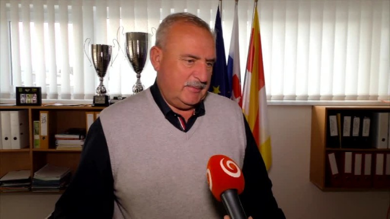 V chudobnom regióne ľudia doma aj v kostoloch zbierajú peniaze na kúpu CT prístroja do nemocnice
