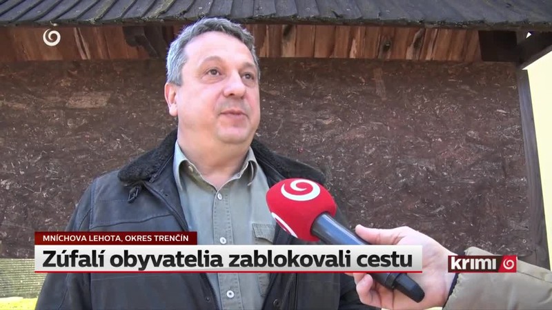 Zúfalí obyvatelia zablokovali cestu