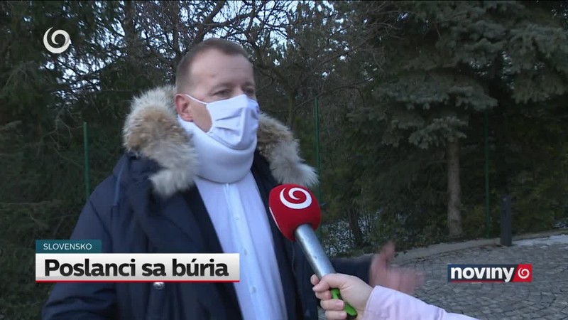 Poslanci sa búria