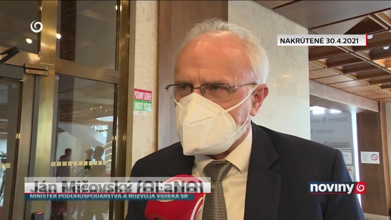 Tlak na ministra Mičovského