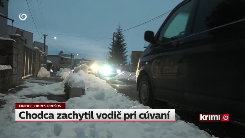 Chodca zachytil vodič pri cúvaní