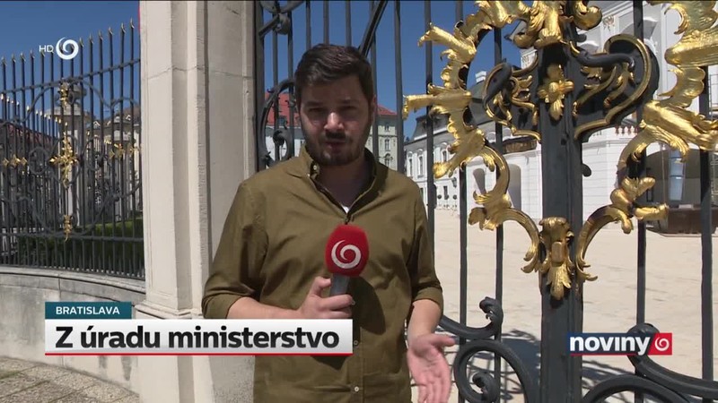 Z úradu ministerstvo