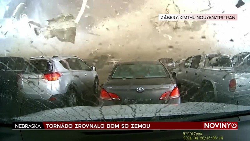 TORNÁDO ZROVNALO DOM SO ZEMOU