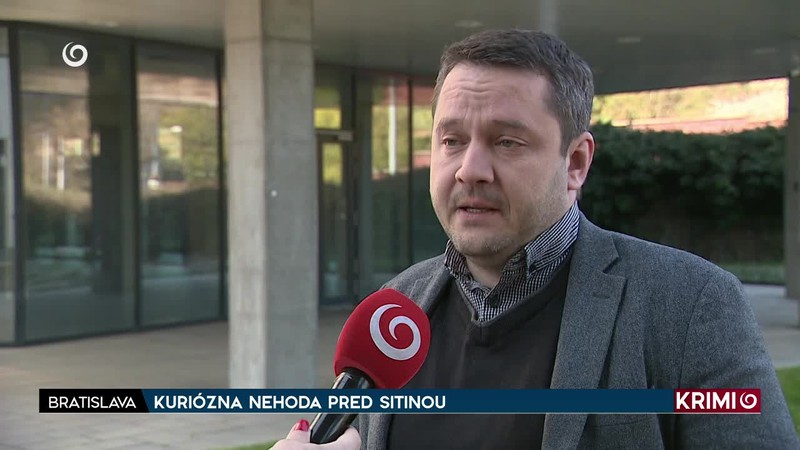 KURIÓZNA NEHODA PRED SITINOU
