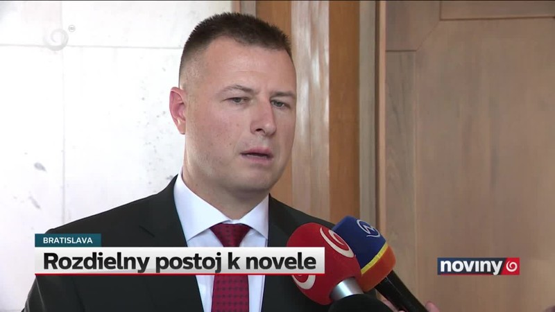 Rozdielny postoj k novele