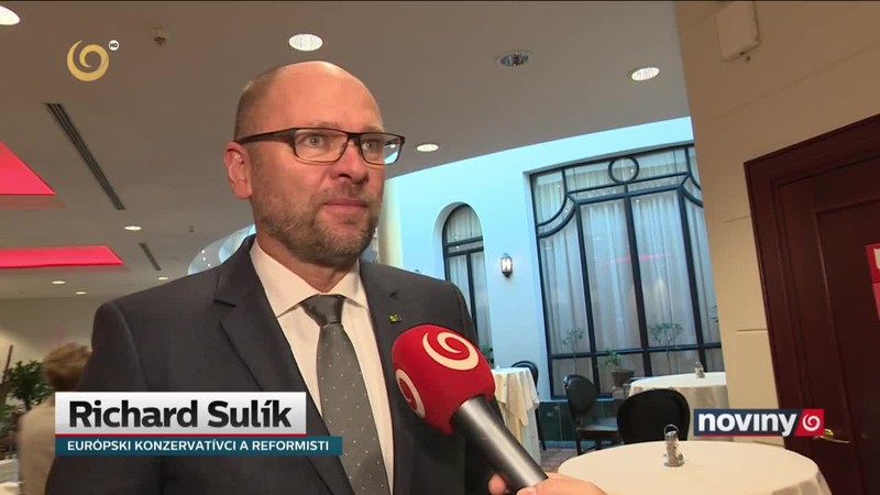 Europoslanci nemusia dokladovať