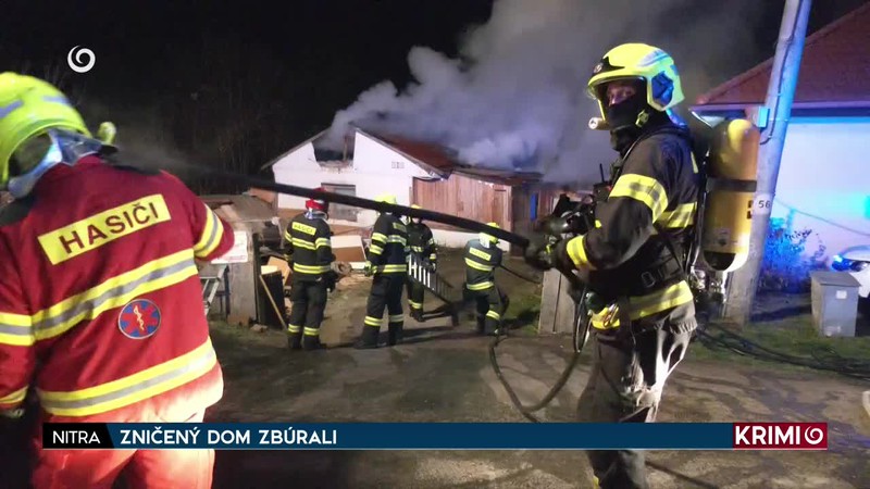 ZNIČENÝ DOM ZBÚRALI