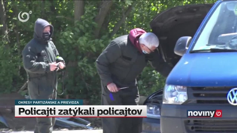 Policajti zatýkali policajtov