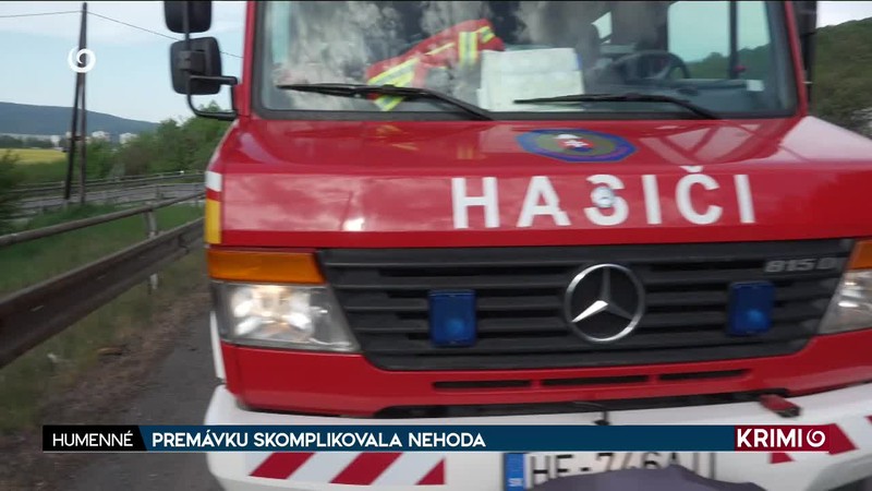 PREMÁVKU SKOMPLIKOVALA NEHODA