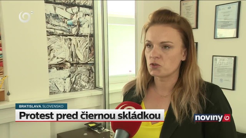 Protest pred čiernou skládkou