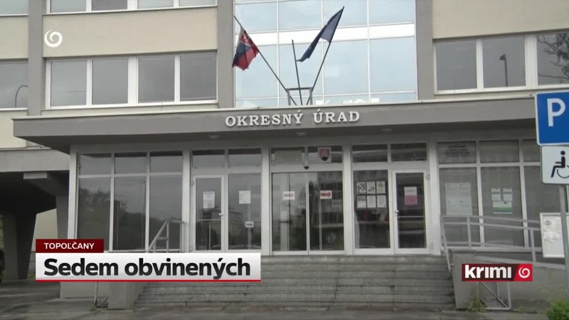 Sedem obvinených