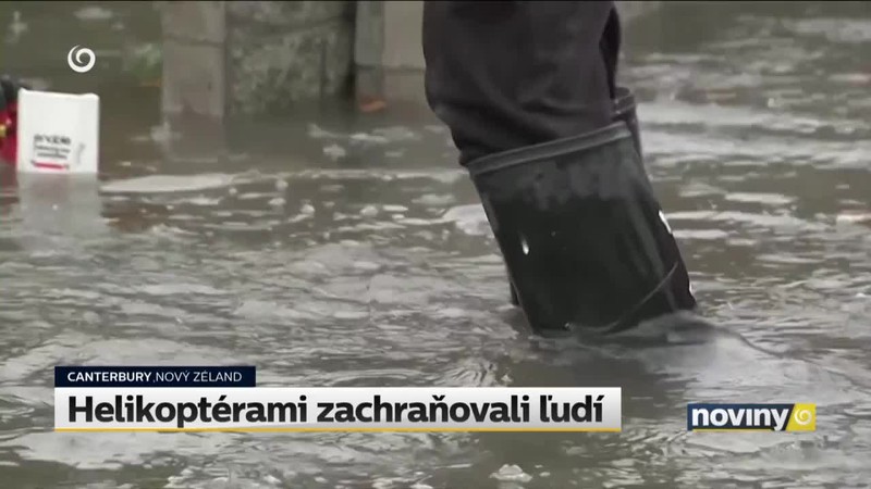 Helikoptérami zachraňovali ľudí