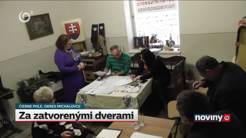 Za zatvorenými dverami