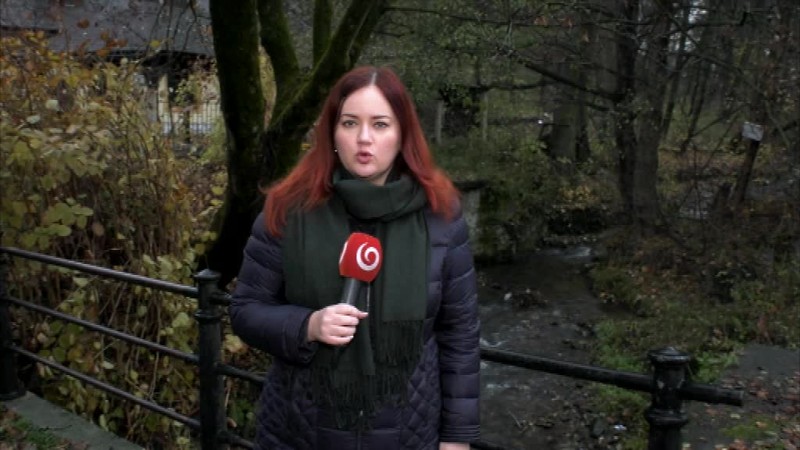 V plytkom potoku našli mŕtvu ženu. Identifikovala ju jej dcéra