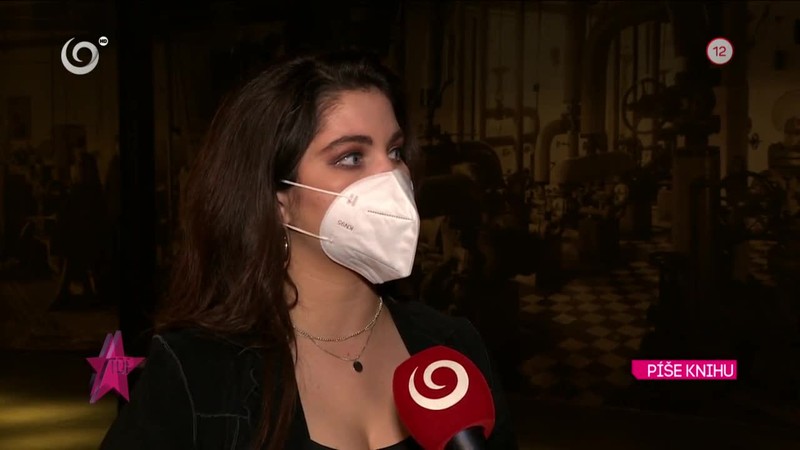 PÍŠE KNIHU Celeste Buckingham