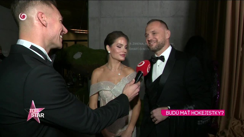 BUDÚ MAŤ HOKEJISTKY?