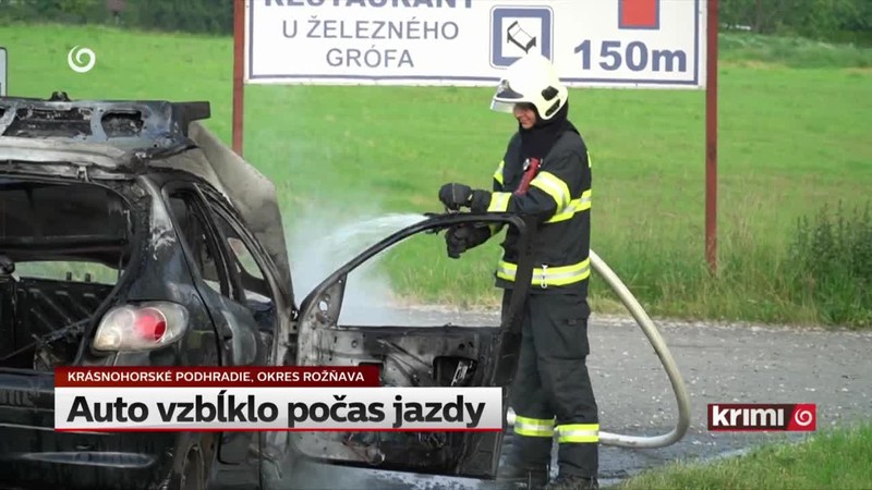 Auto vzbĺklo počas jazdy
