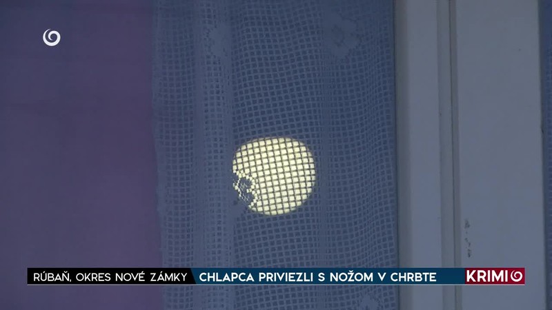 CHLAPCA PRIVIEZLI S NOŽOM V CHRBTE