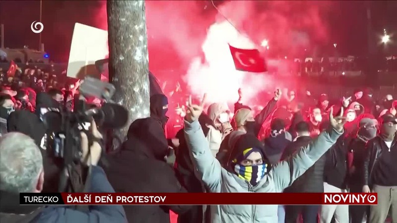 ĎALŠÍ DEŇ PROTESTOV