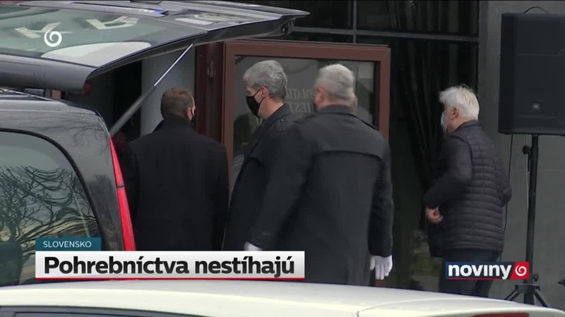 Pohrebníctva nestíhajú