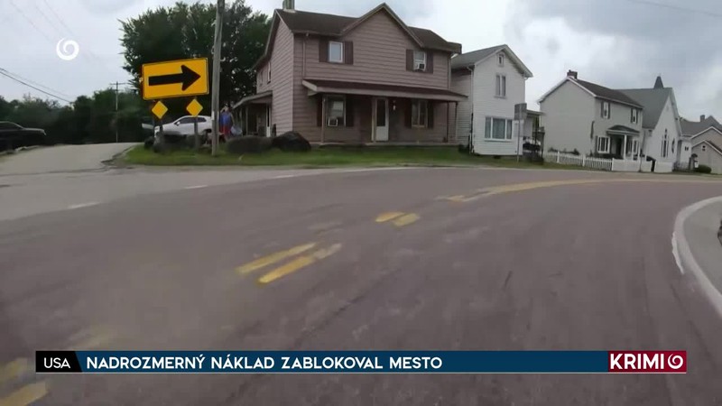 NADROZMERNÝ NÁKLAD ZABLOKOVAL MESTO