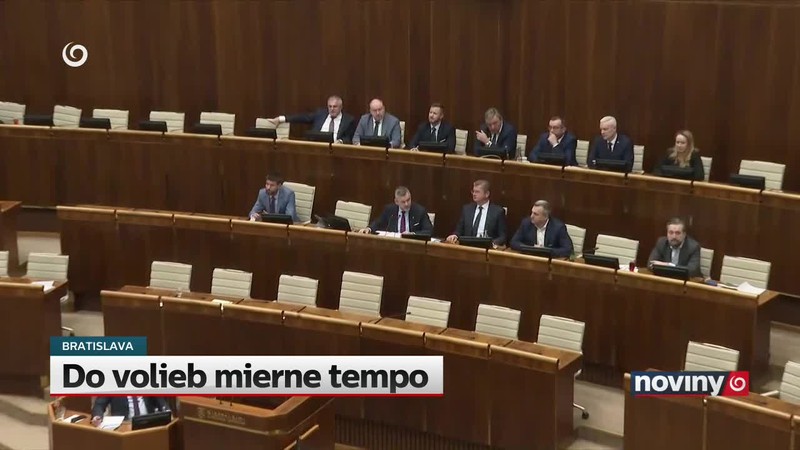 Do volieb mierne tempo
