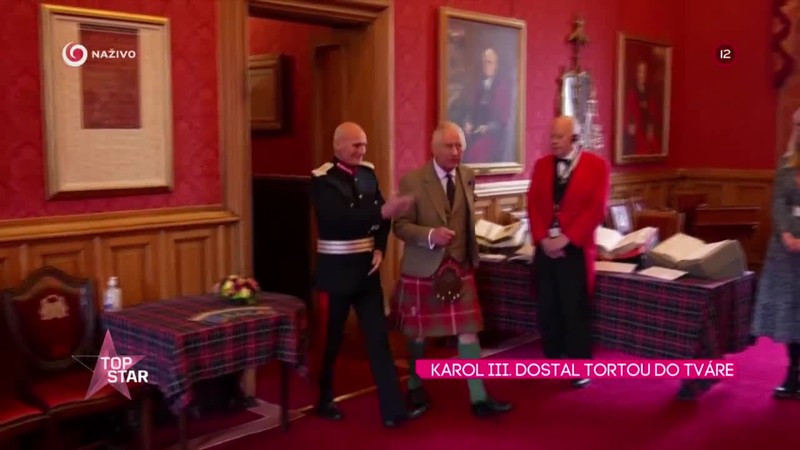 Karol III. dostal tortou do tváre