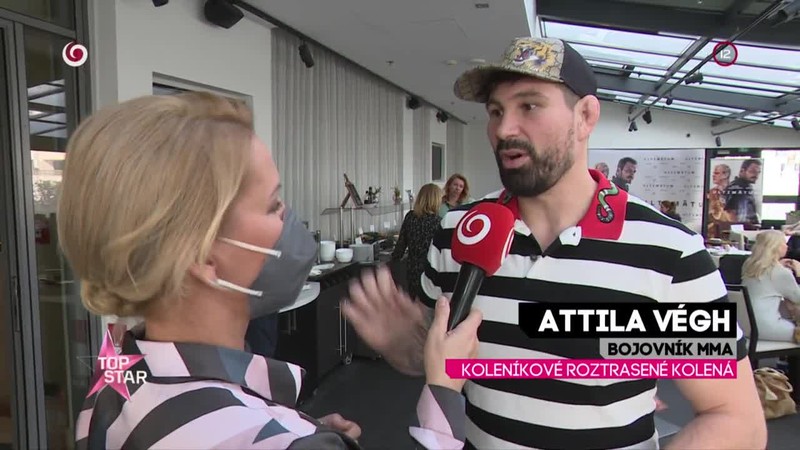 KOLENÍKOVÉ ROZTRASENÉ KOLENÁ