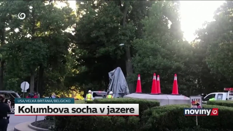Kolumbova socha v jazere