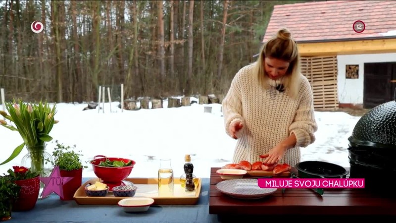 MILUJE SVOJU CHALÚPKU